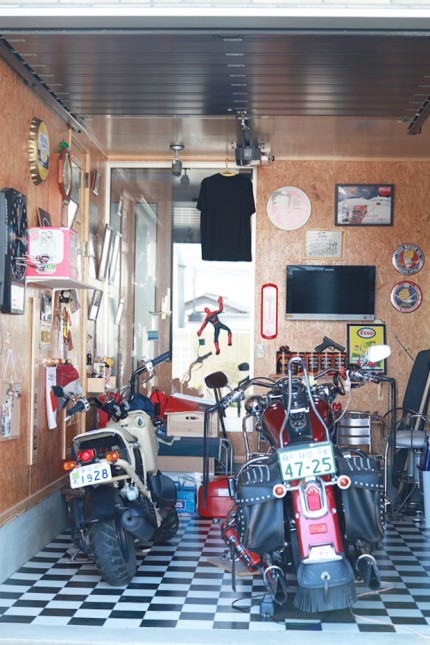 バイクガレージのある家の写真4