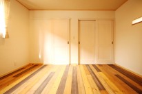 離れのような部屋がある家の写真10