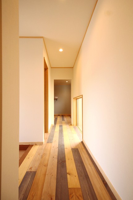 離れのような部屋がある家の写真5