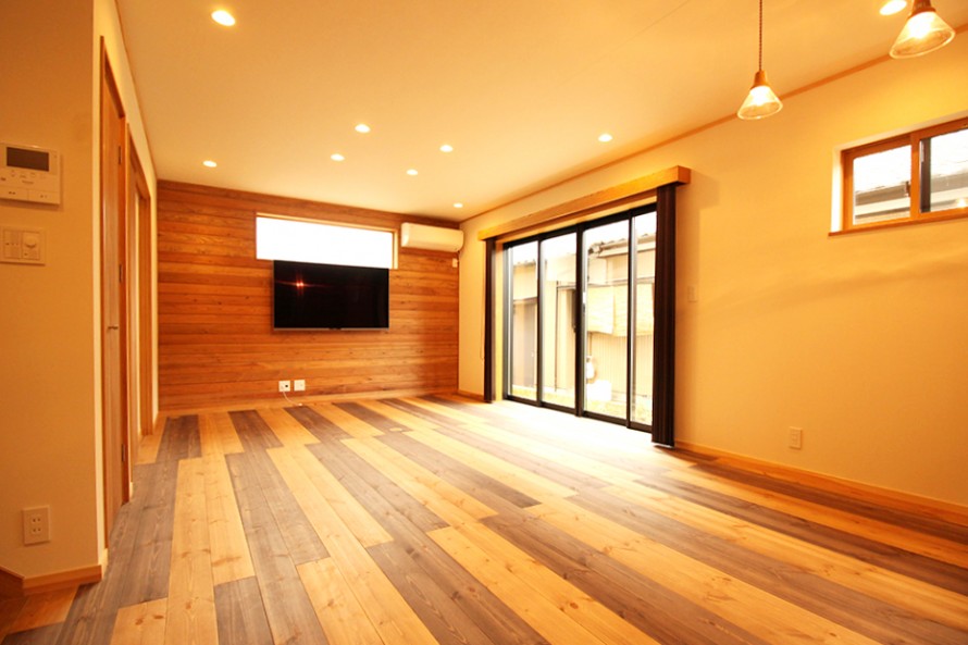 離れのような部屋がある家の写真3