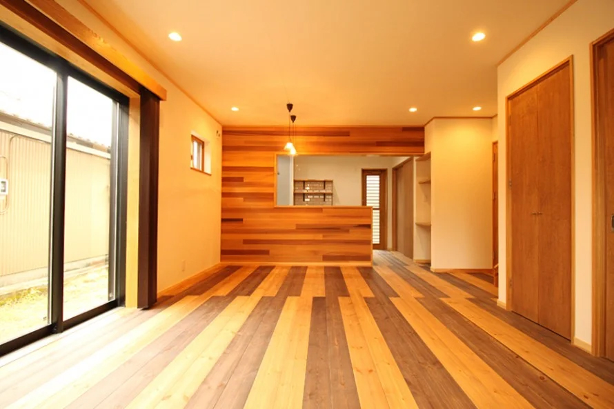 離れのような部屋がある家の写真1