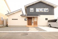 離れのような部屋がある家の写真11