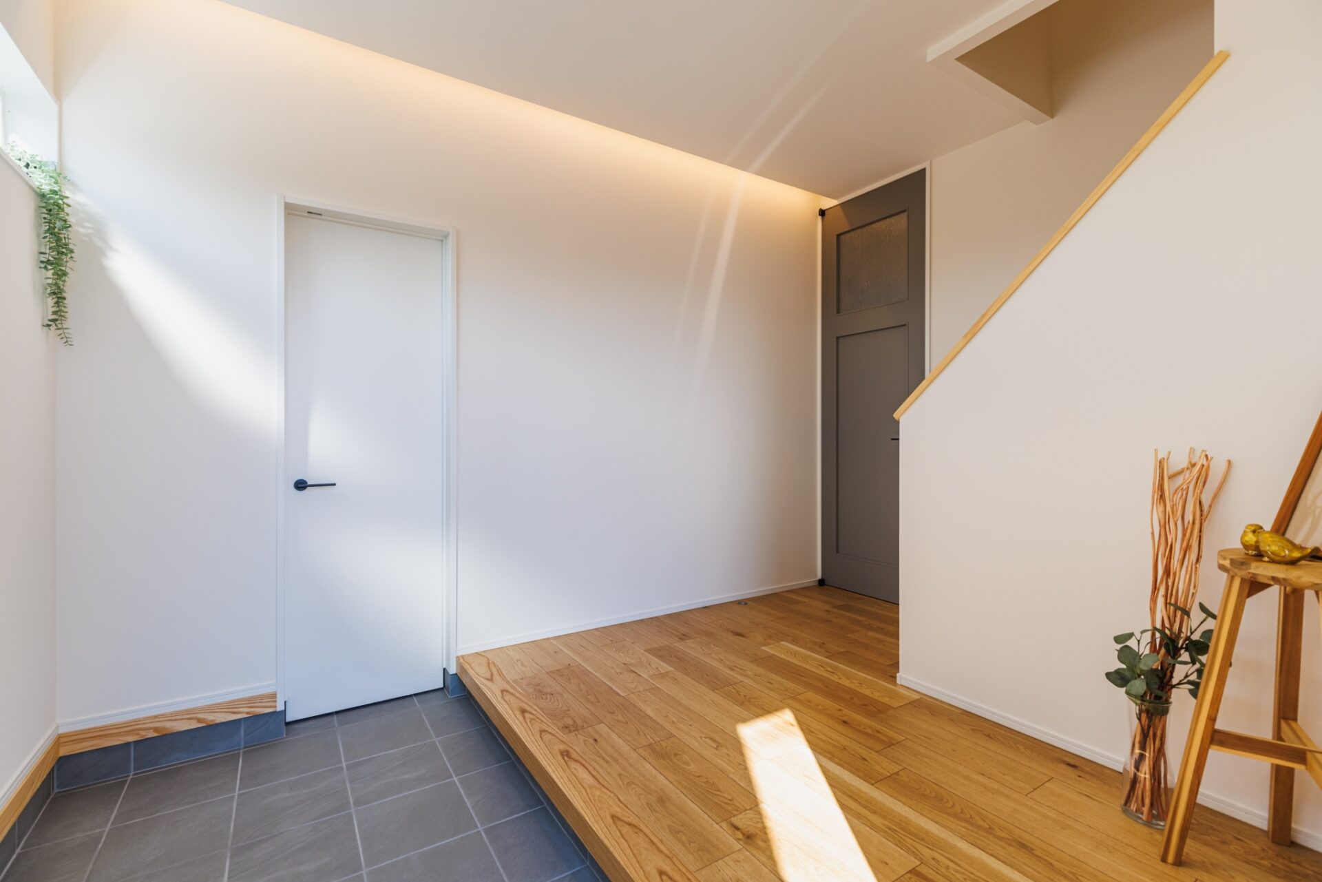 明るいリビングが嬉しい海辺に建つこだわりの二階家の写真6