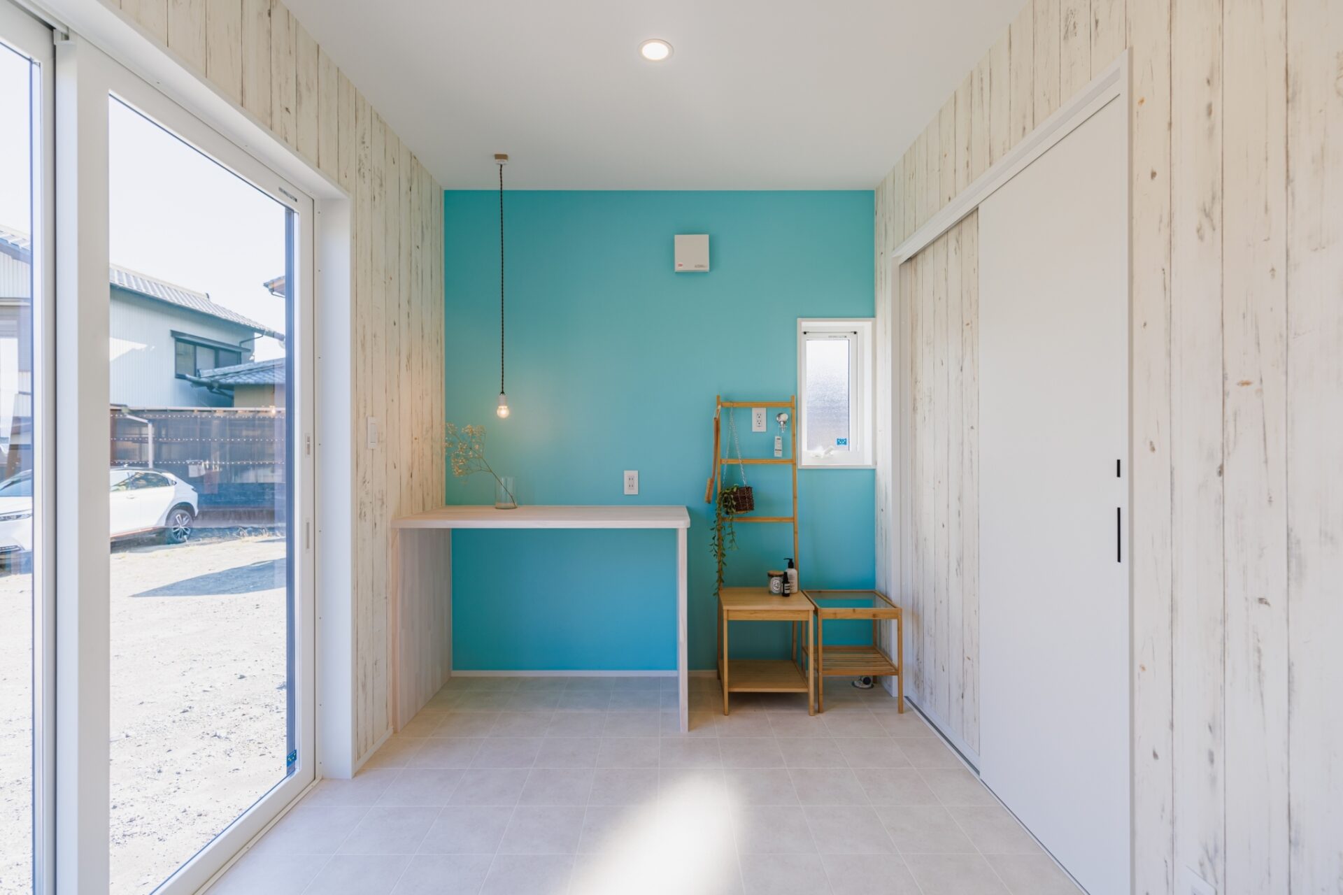 明るいリビングが嬉しい海辺に建つこだわりの二階家の写真9