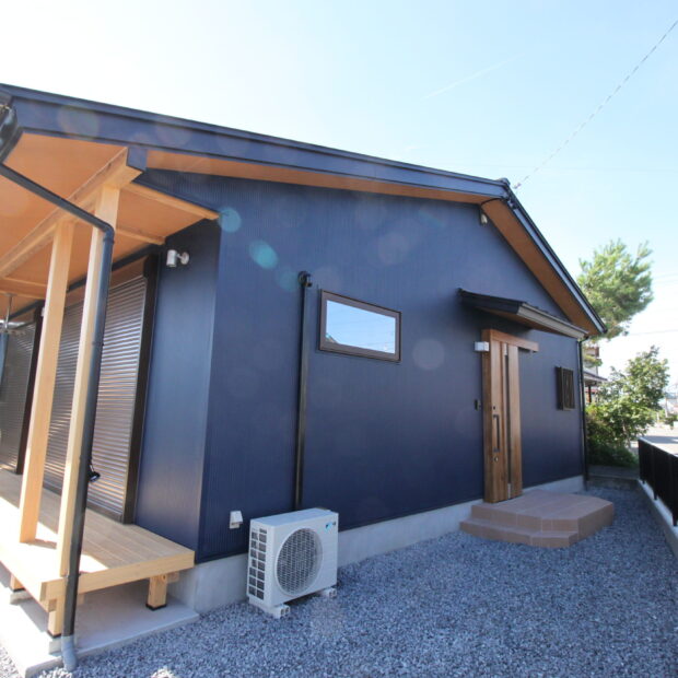 素材にこだわった平屋の終の棲家