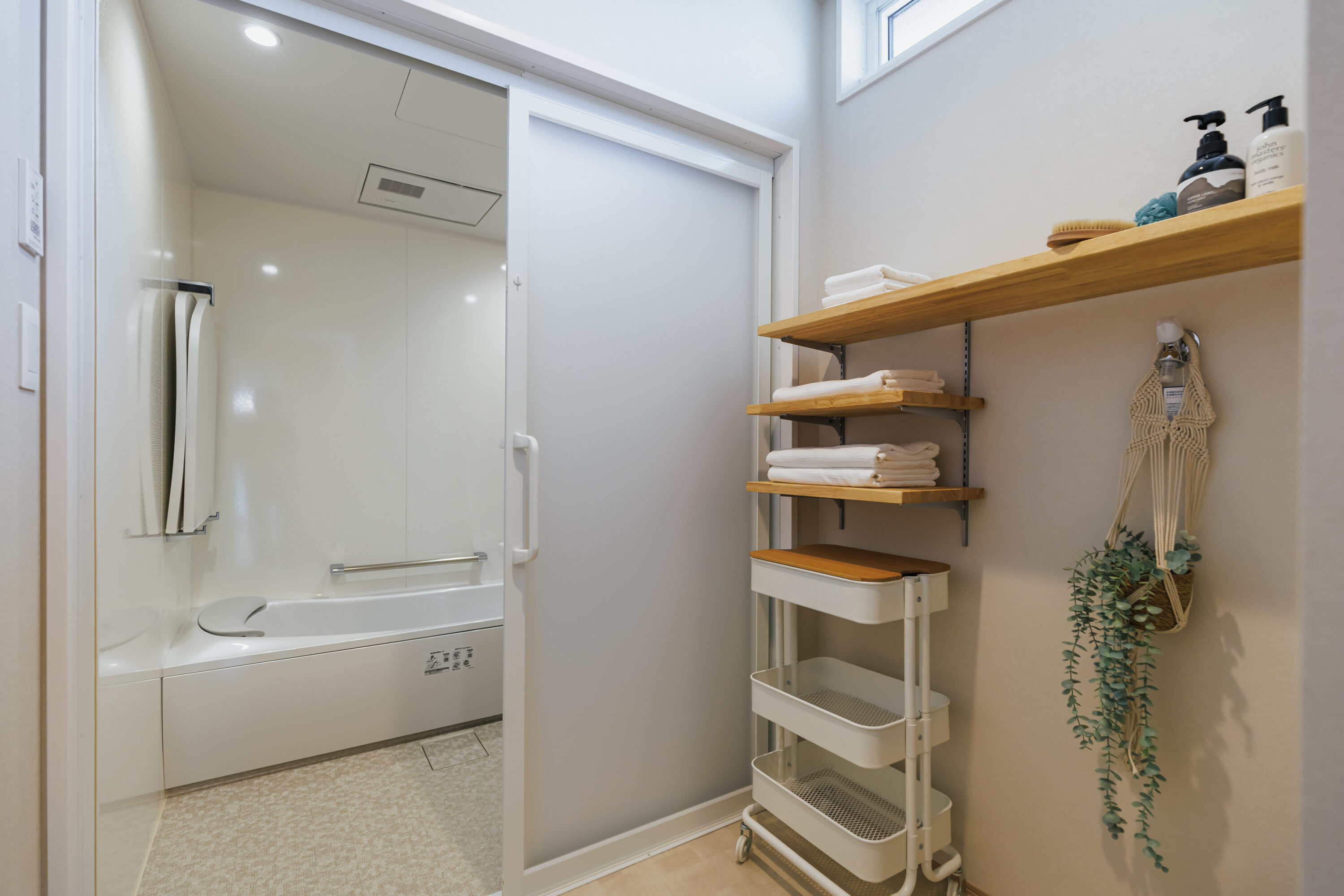 三角屋根がかわいいナチュラルウッディーなお家の写真16